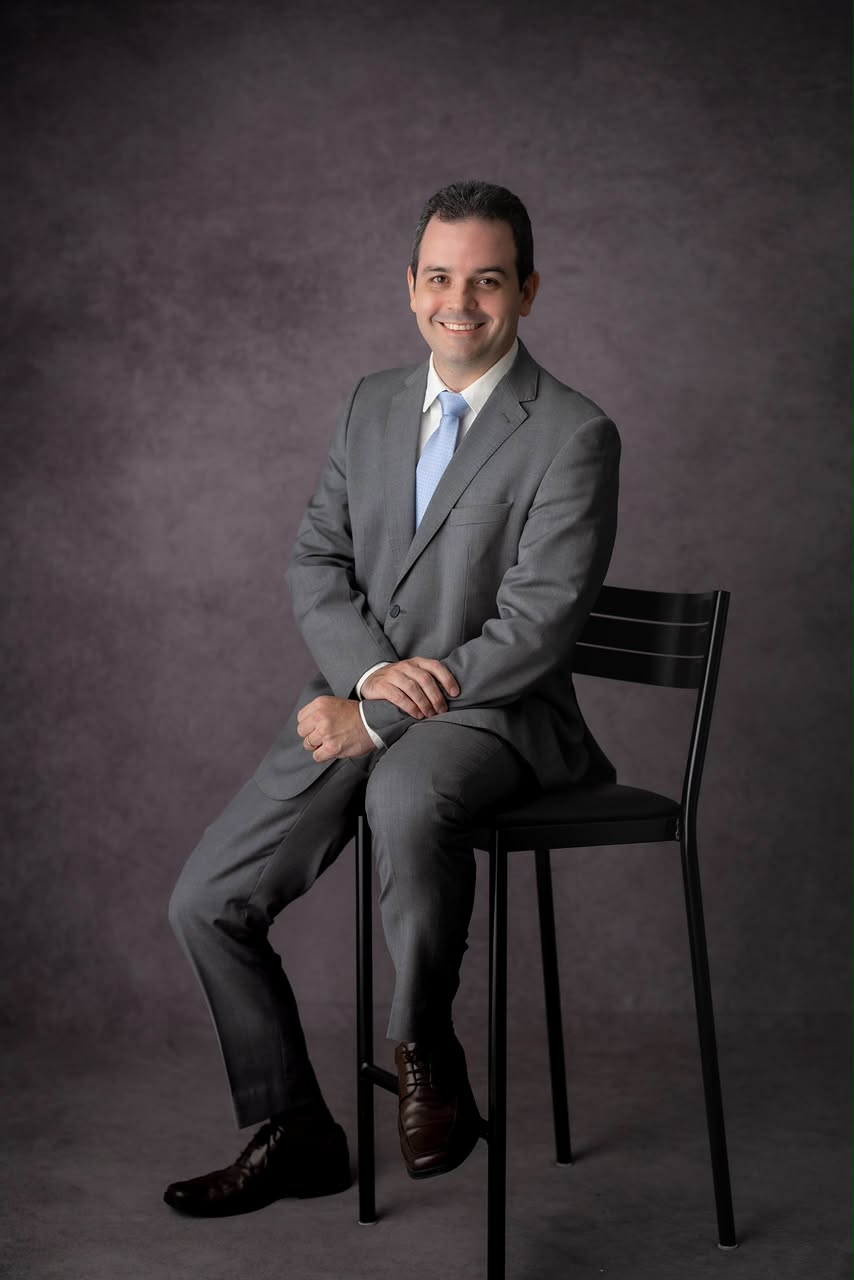 Dr. Marcelo Brito